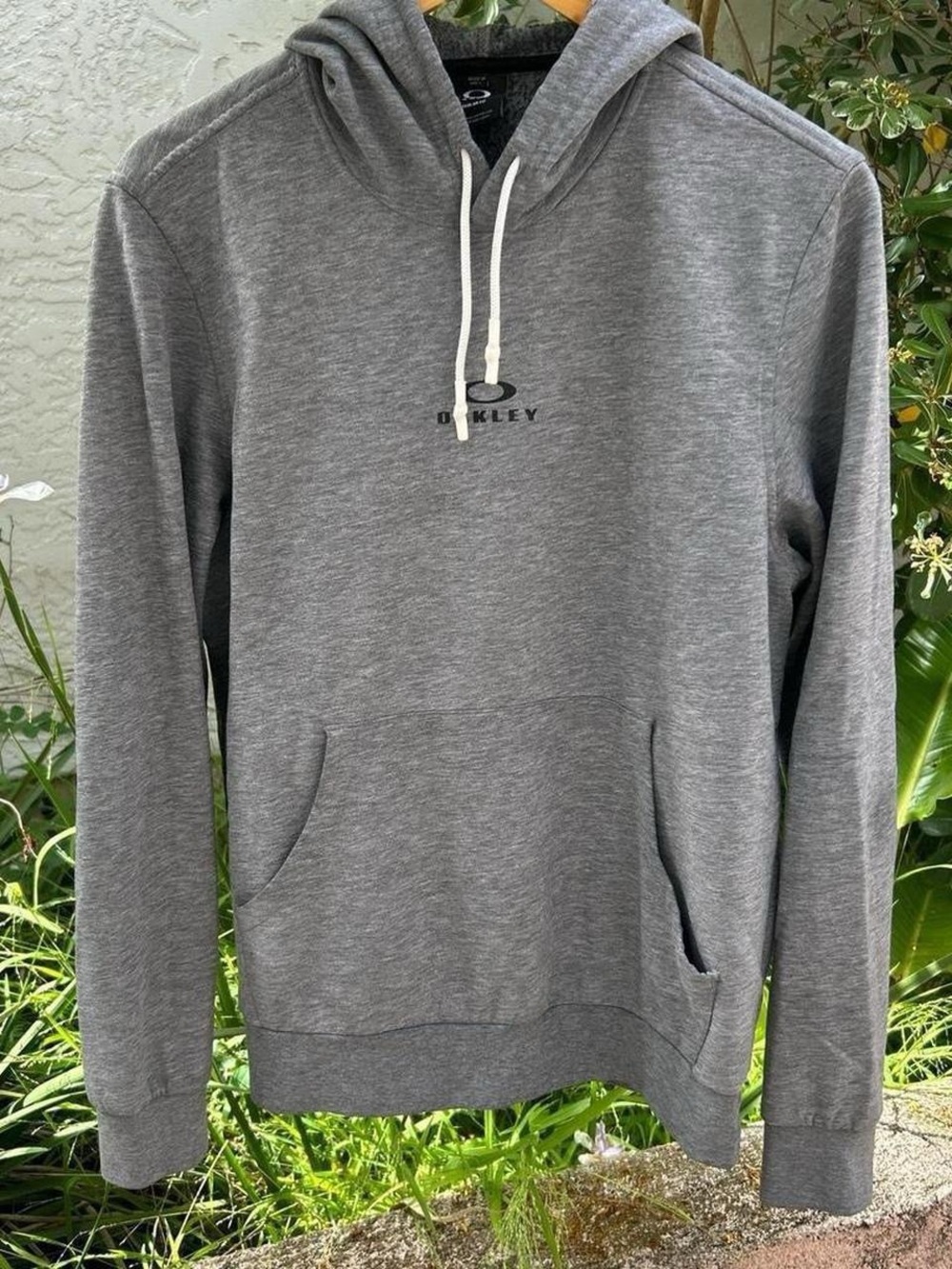 Oakley Regular Fit Hoodie Medium Gray Heather Logo Pullover Sweatshirt